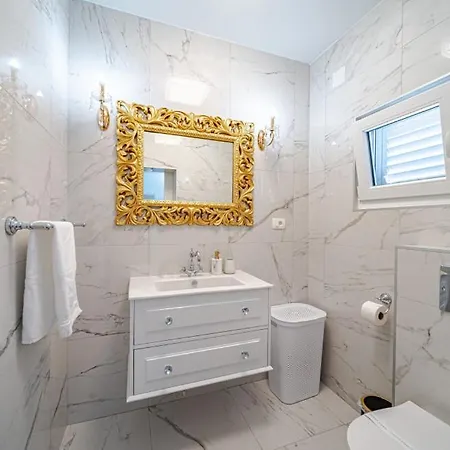 ヴィラ Seafront Mijo By Guide