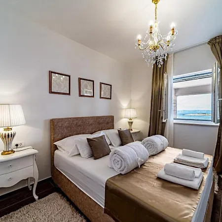 Seafront Mijo By Guide ヴィラ Blato