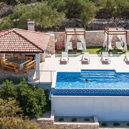 Seafront Mijo By Guide ヴィラ Blato