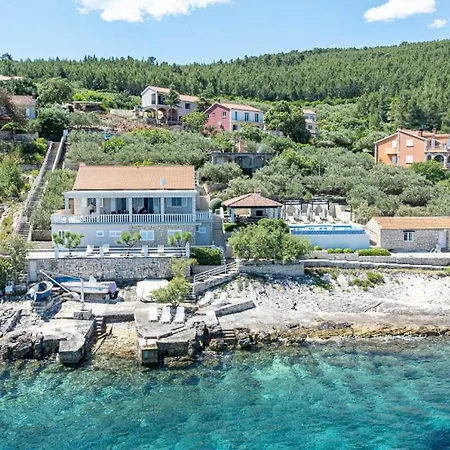 Villa Seafront Mijo By Guide *