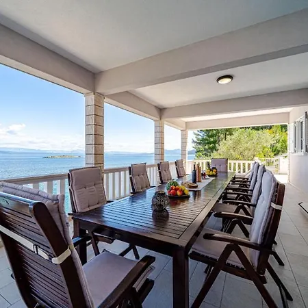 Seafront Mijo By Guide Villa