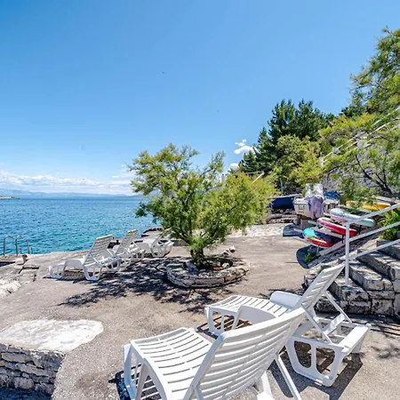 Seafront Mijo By Guide Villa *