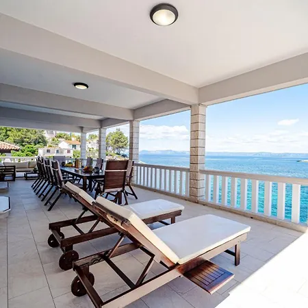 Villa Seafront Mijo By Guide *