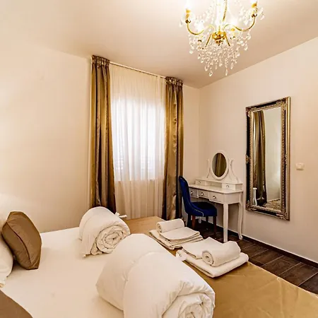 Villa Seafront Mijo By Guide *