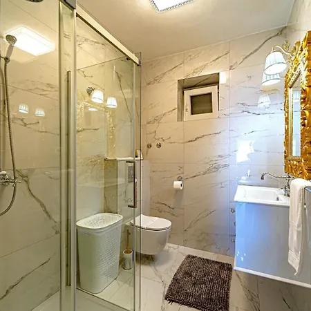 Seafront Mijo By Guide Villa *