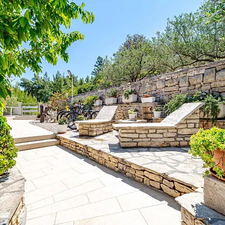 Villa Seafront Mijo By Guide