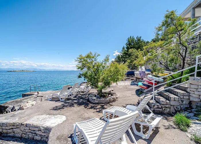 Seafront Mijo By Guide Villa *